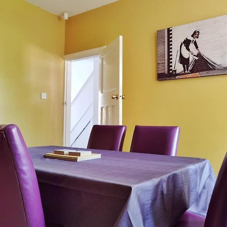 ノッティンガム Perry Road, Beautiful Large House Available For Guests And Contractors Parking Wifiヴィラ エクステリア 写真