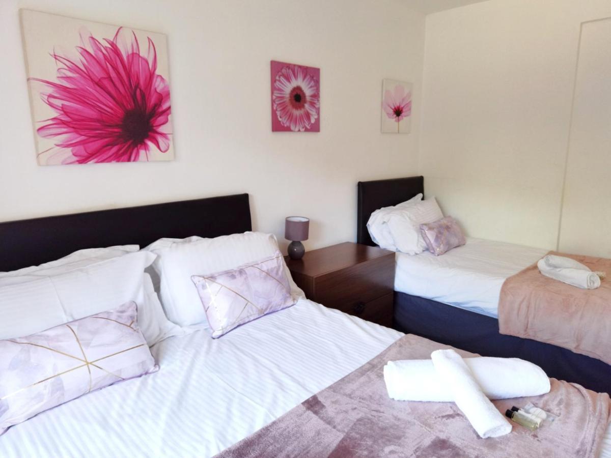 ノッティンガム Perry Road, Beautiful Large House Available For Guests And Contractors Parking Wifiヴィラ エクステリア 写真