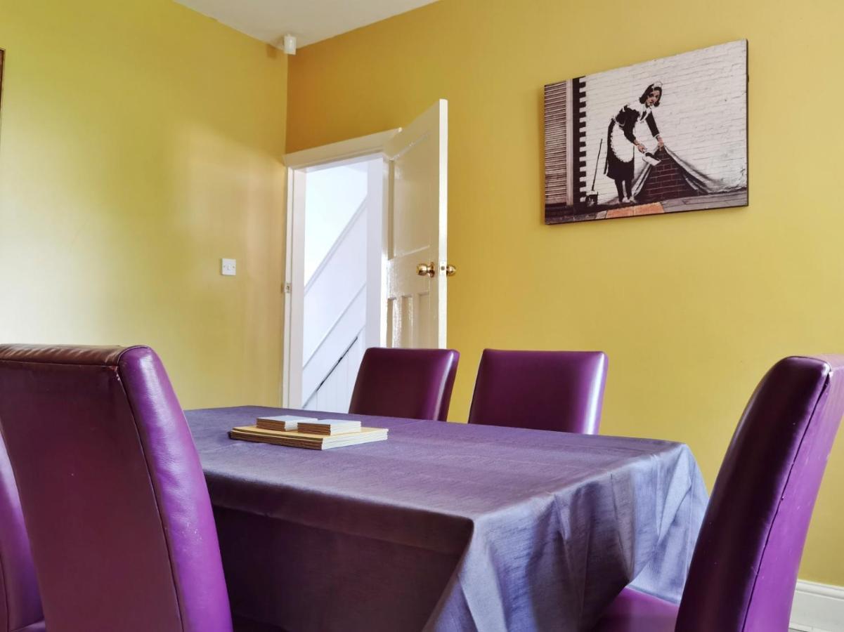 ノッティンガム Perry Road, Beautiful Large House Available For Guests And Contractors Parking Wifiヴィラ エクステリア 写真