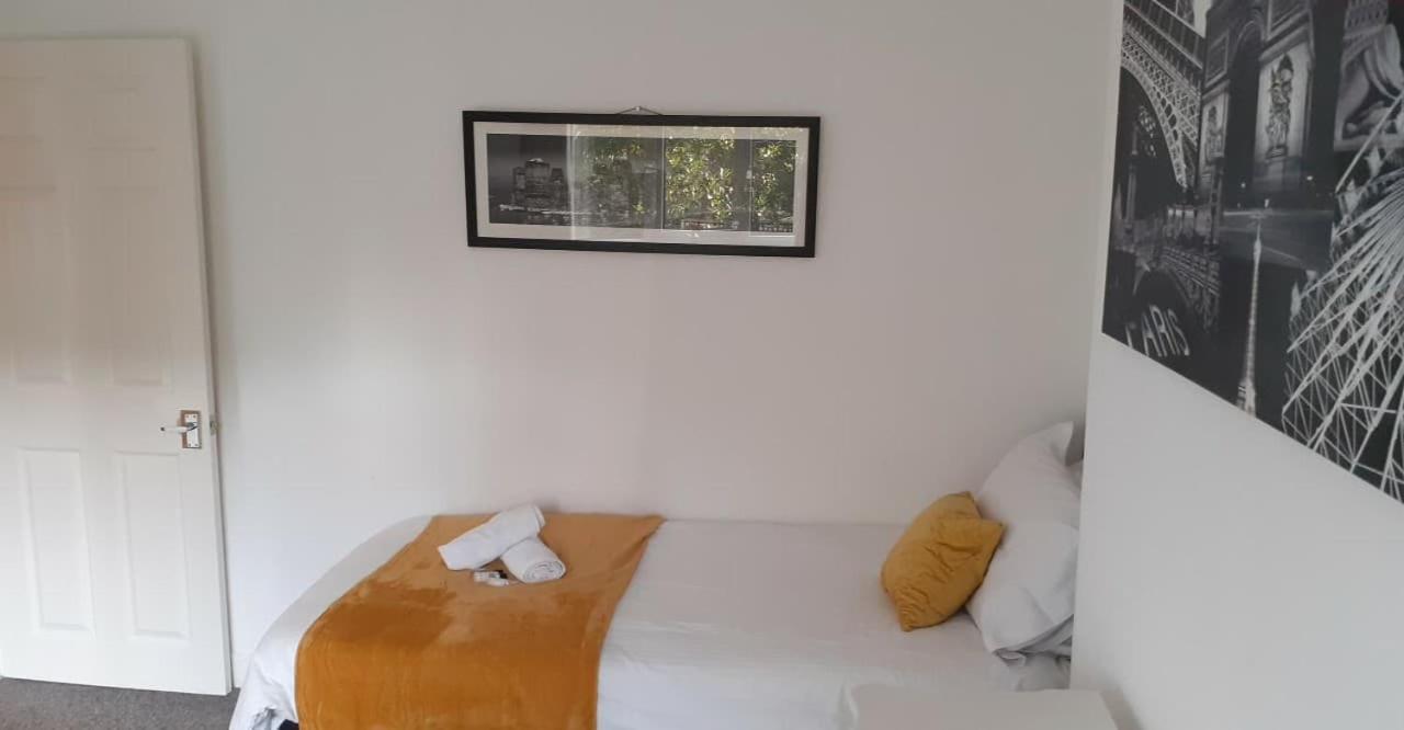 ノッティンガム Perry Road, Beautiful Large House Available For Guests And Contractors Parking Wifiヴィラ エクステリア 写真
