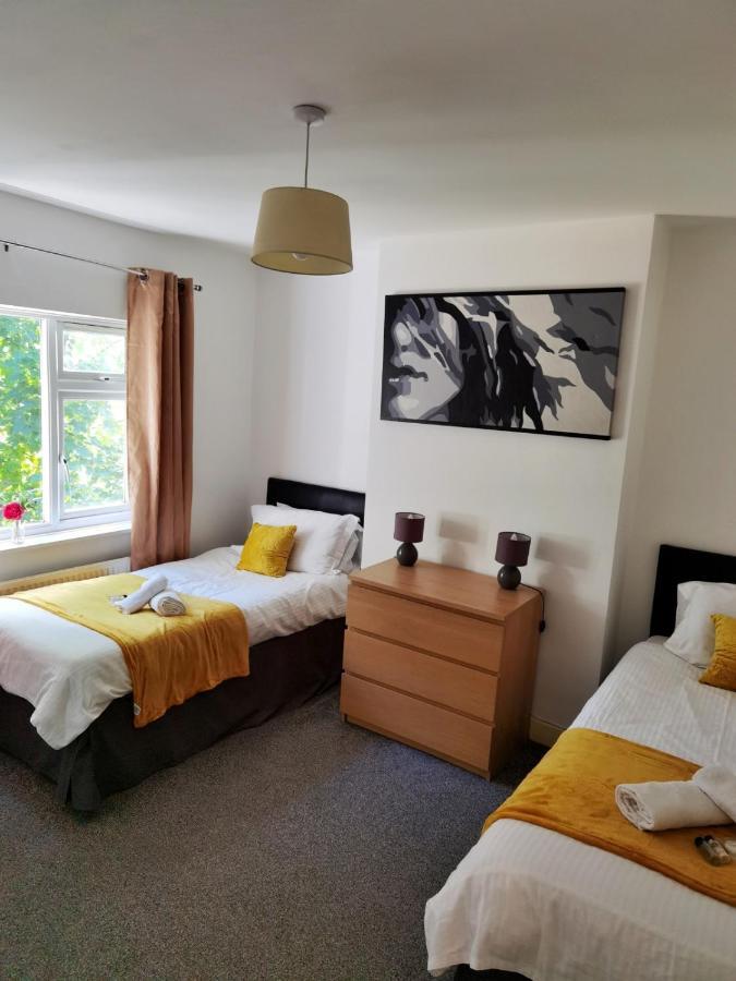 ノッティンガム Perry Road, Beautiful Large House Available For Guests And Contractors Parking Wifiヴィラ エクステリア 写真