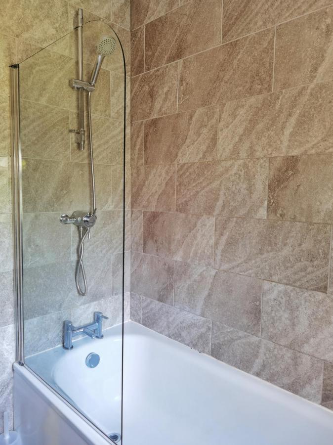 ノッティンガム Perry Road, Beautiful Large House Available For Guests And Contractors Parking Wifiヴィラ エクステリア 写真