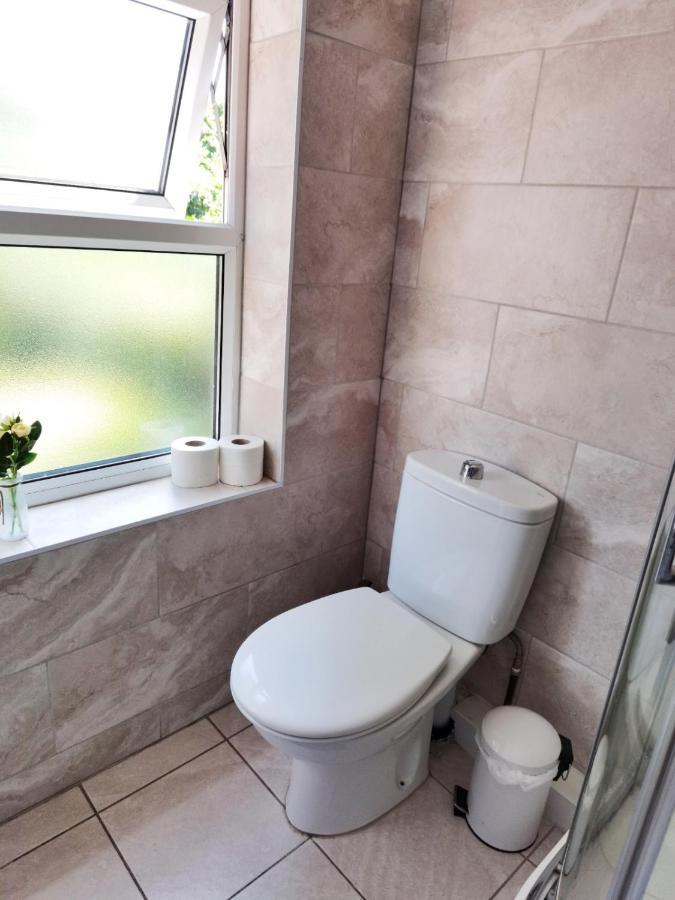 ノッティンガム Perry Road, Beautiful Large House Available For Guests And Contractors Parking Wifiヴィラ エクステリア 写真